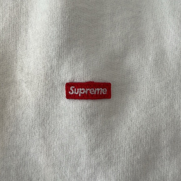 Supreme small box logo white hoodie. - Picture 3 of 4